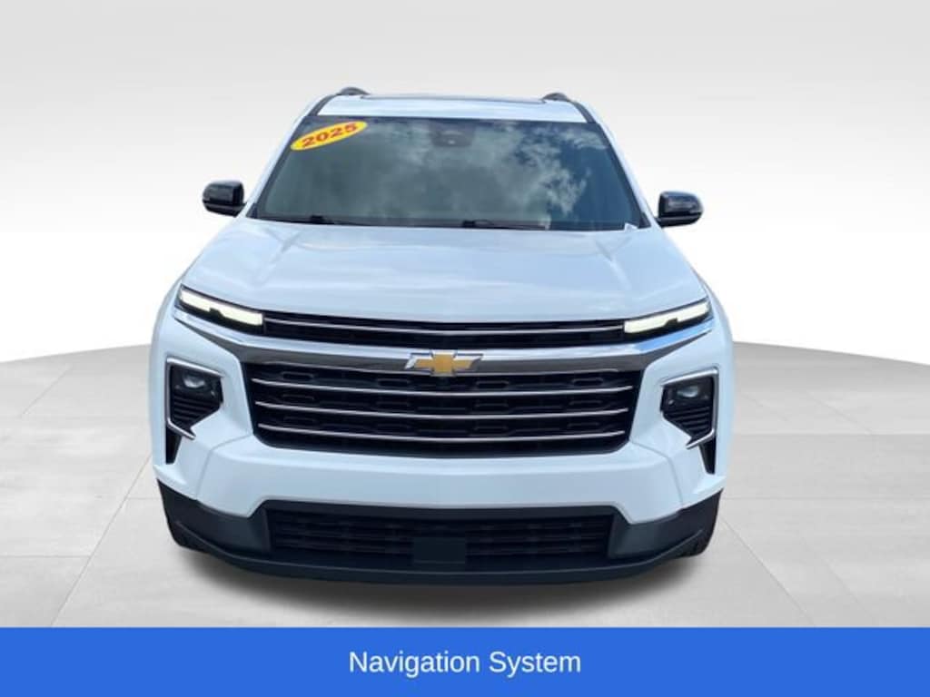 Used 2025 Chevrolet Traverse LT SUV