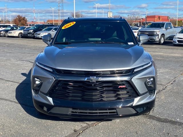 2023 Chevrolet Blazer RS photo 2