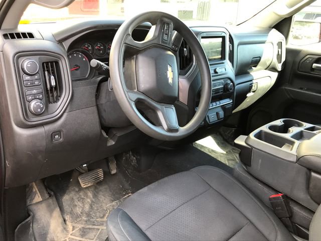 2019 Chevrolet Silverado 1500 Custom photo 2