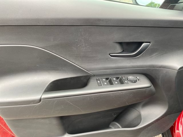 2025 Hyundai Kona SEL - Photo 16