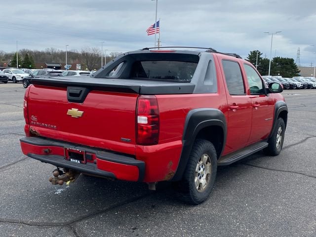Used 2010 Chevrolet Avalanche LS with VIN 3GNVKEE05AG108348 for sale in Flint Township, MI