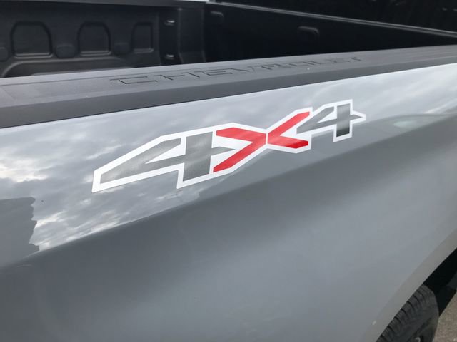2024 Chevrolet Silverado 1500 LT photo 3