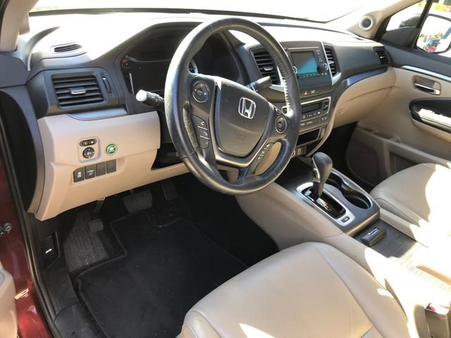 2019 Honda Ridgeline RTL photo 2