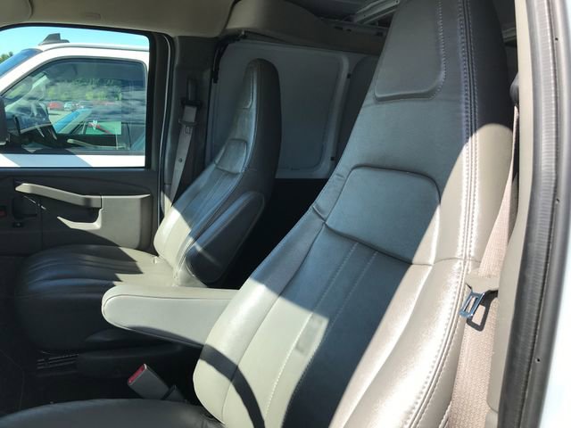 2024 Chevrolet Express 2500 Work Van photo 4