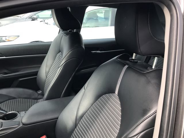 2022 Toyota Camry SE photo 4