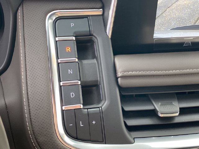 2022 GMC Yukon SLT - Photo 13