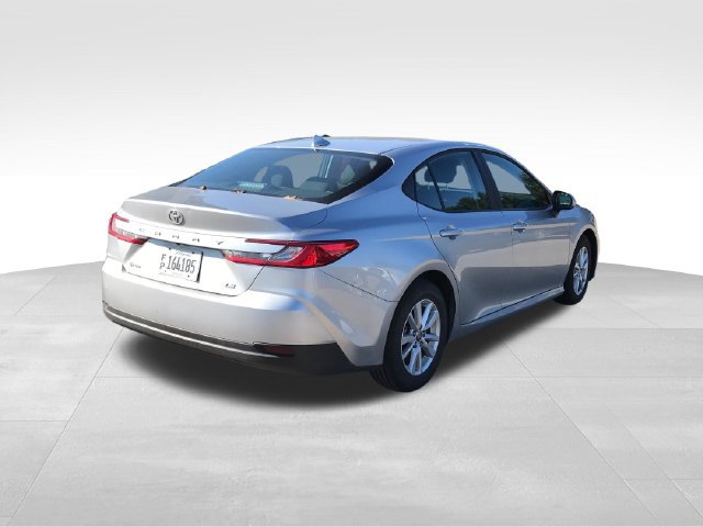 2025 Toyota Camry LE - Photo 26