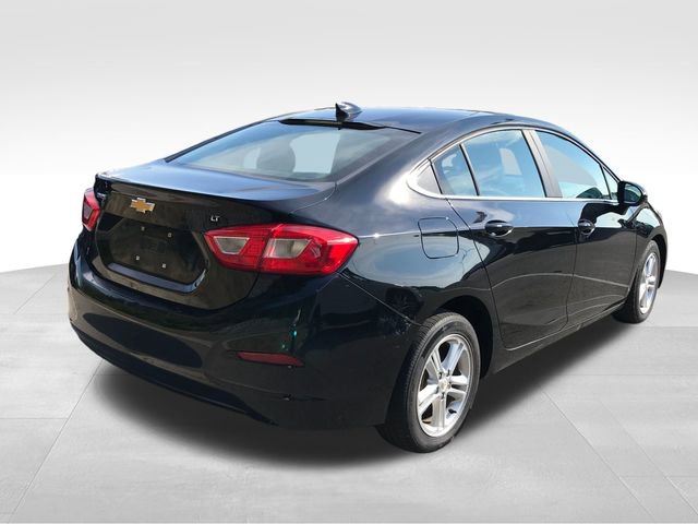 2016 Chevrolet Cruze LT photo 2