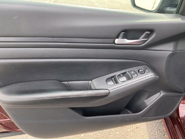 2025 Nissan Altima SV - Photo 15