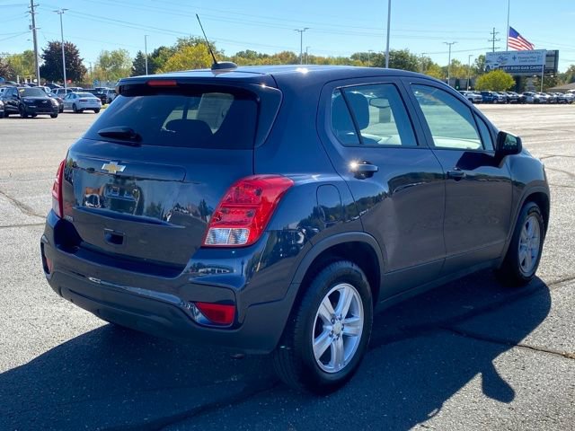 2019 Chevrolet Trax LS photo 3