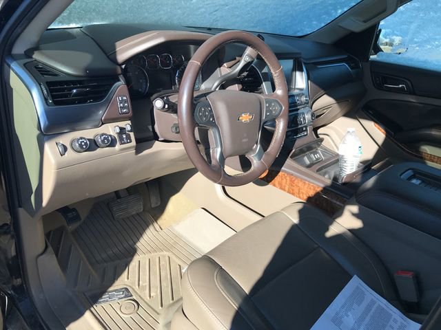 2018 Chevrolet Suburban Premier photo 2