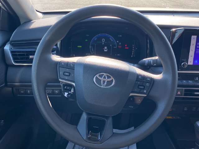 2025 Toyota Camry LE - Photo 8