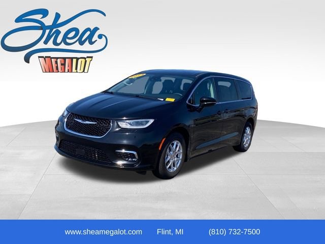 2024 Chrysler Pacifica Touring L's photo