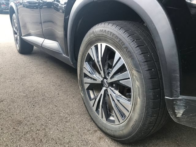 2021 Nissan Rogue SV - Photo 11