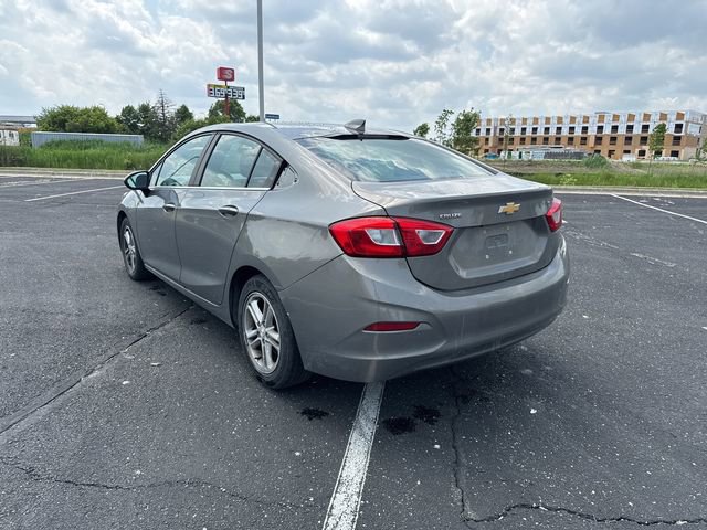 2018 Chevrolet Cruze LT photo 3