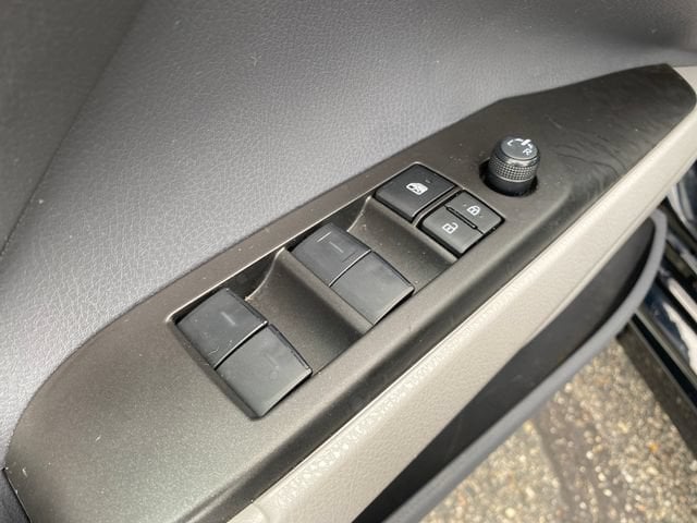 2023 Toyota Camry SE - Photo 16