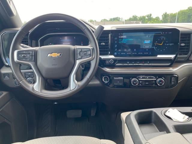 2024 Chevrolet Silverado 3500HD LT photo 4