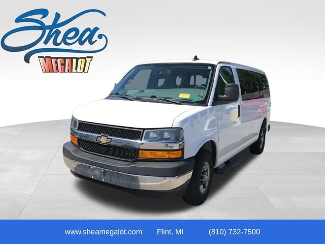 2018 Chevrolet Express 2500 LT's photo