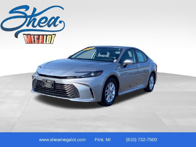 2025 Toyota Camry LE - Photo 1