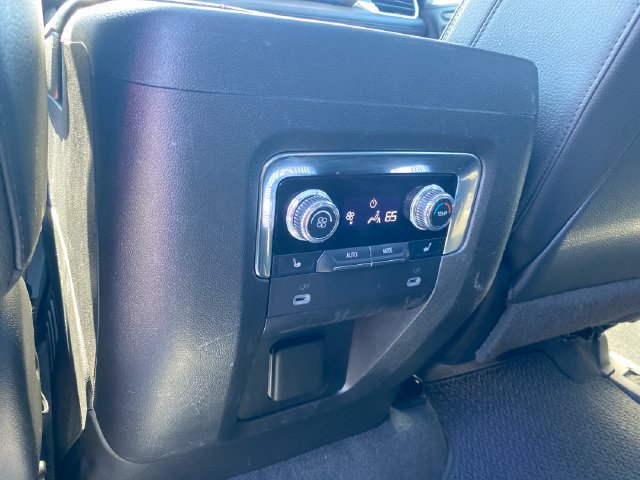 2024 GMC Yukon Denali - Photo 22