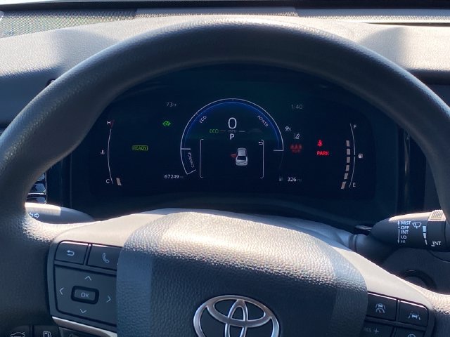2025 Toyota Camry LE - Photo 9