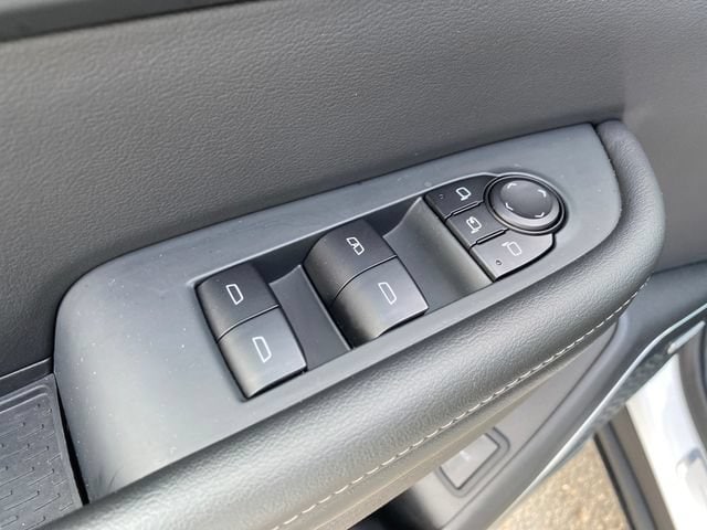2025 Buick Enclave Preferred - Photo 18
