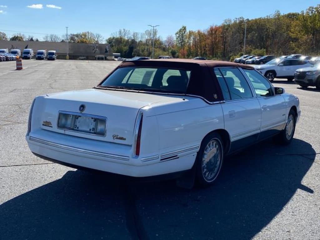 Used 1997 CADILLAC Deville  Car