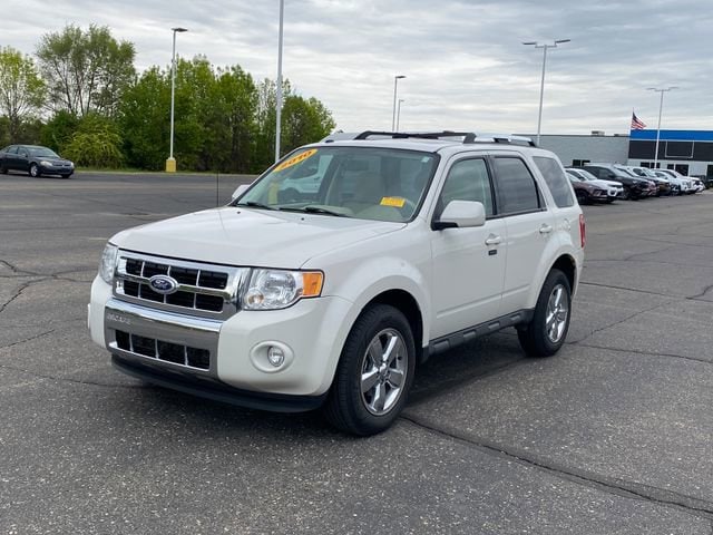 2010 Ford Escape Limited's photo