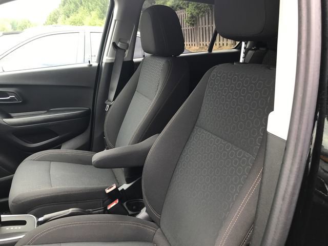 2022 Chevrolet Trax LS photo 4