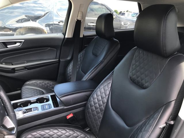 2024 Ford Edge Titanium photo 4