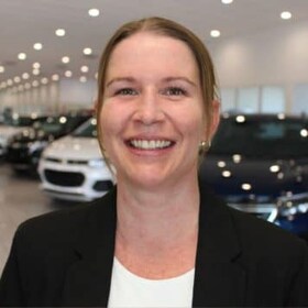 Staff member Emily Gray from ID_54bb8bbfb74c