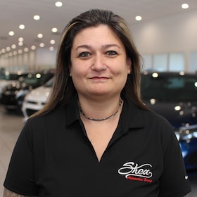 Staff member Amy Malhuzhinsky from ID_8cfe69