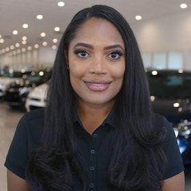 Staff member Monique Smith from ID_311d94