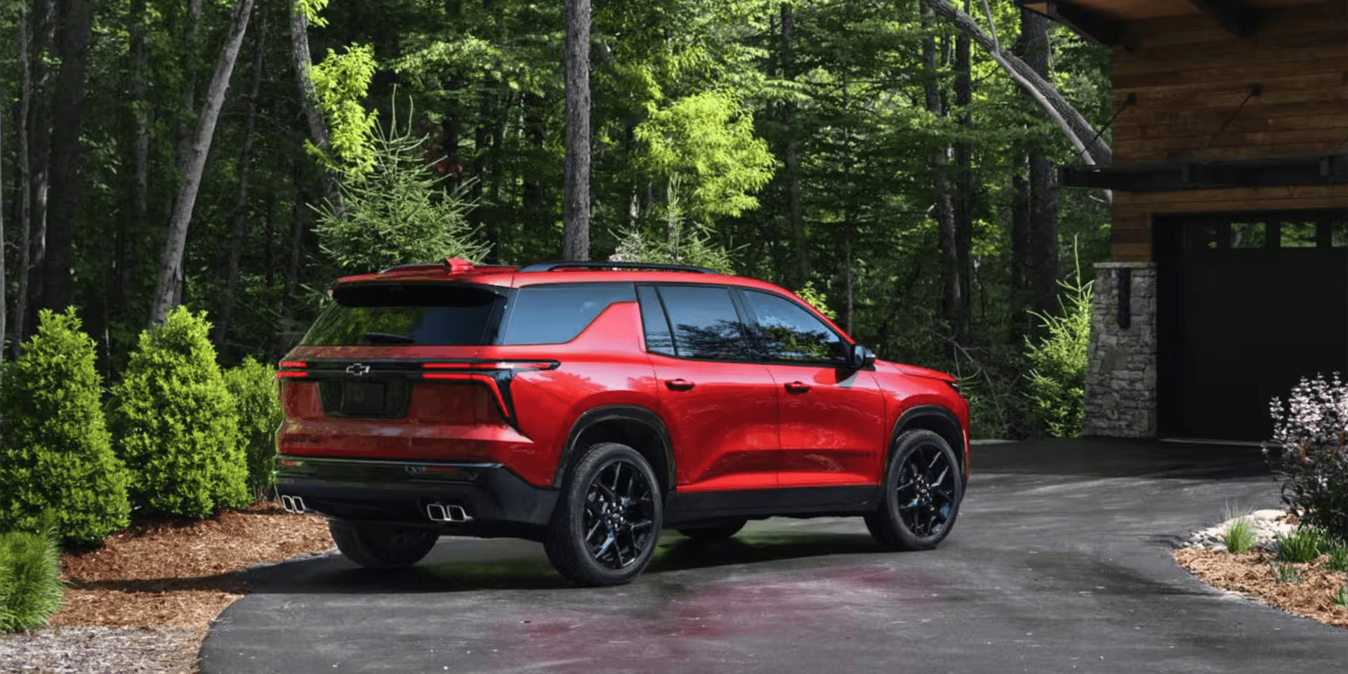 2025-chevy-traverse-driveway%20(1).png