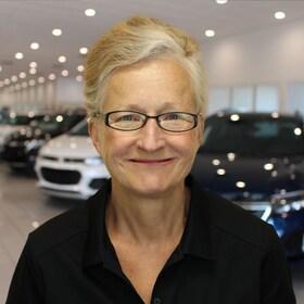 Staff member Suzanne Kayser from ID_9df9f5