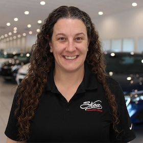 Staff member Adrienne Hicks from ID_8cfe69