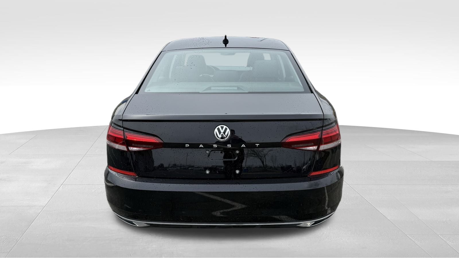2022 Volkswagen Passat 2.0T Limited photo 4