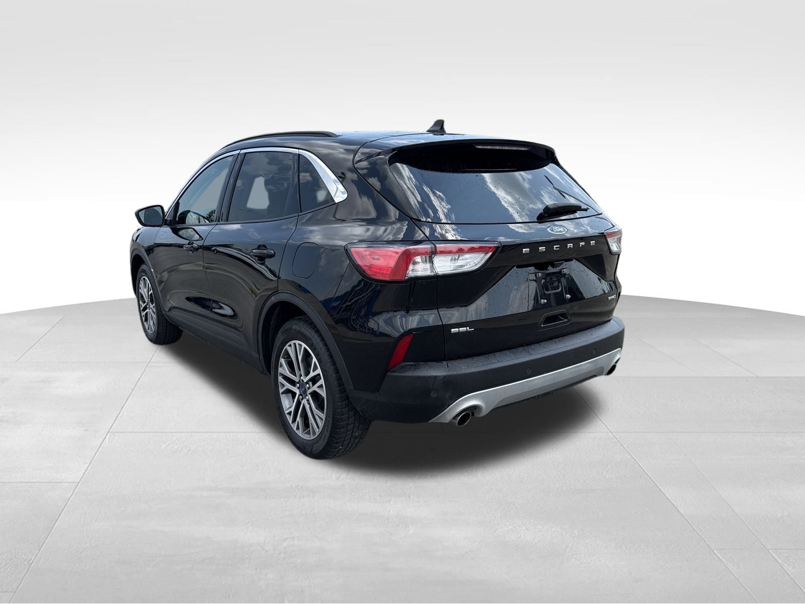 2021 Ford Escape SEL photo 3