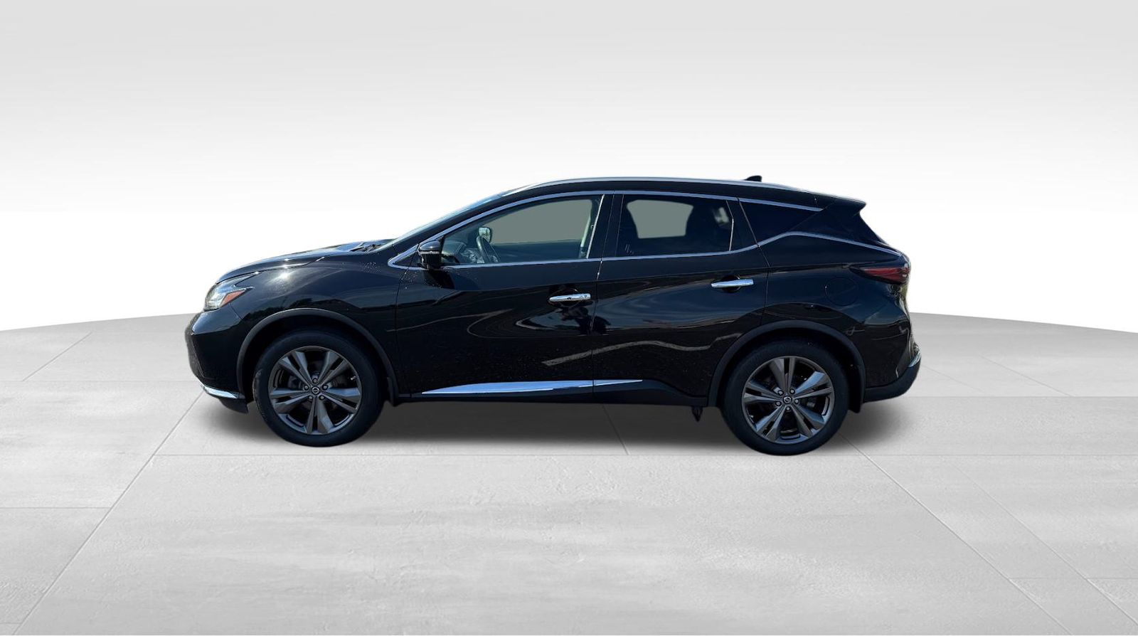 2019 Nissan Murano S photo 2