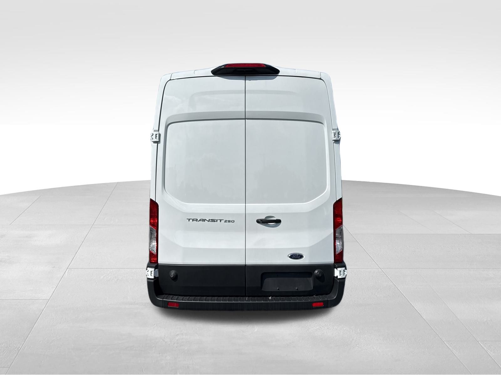2024 Ford Transit photo 4