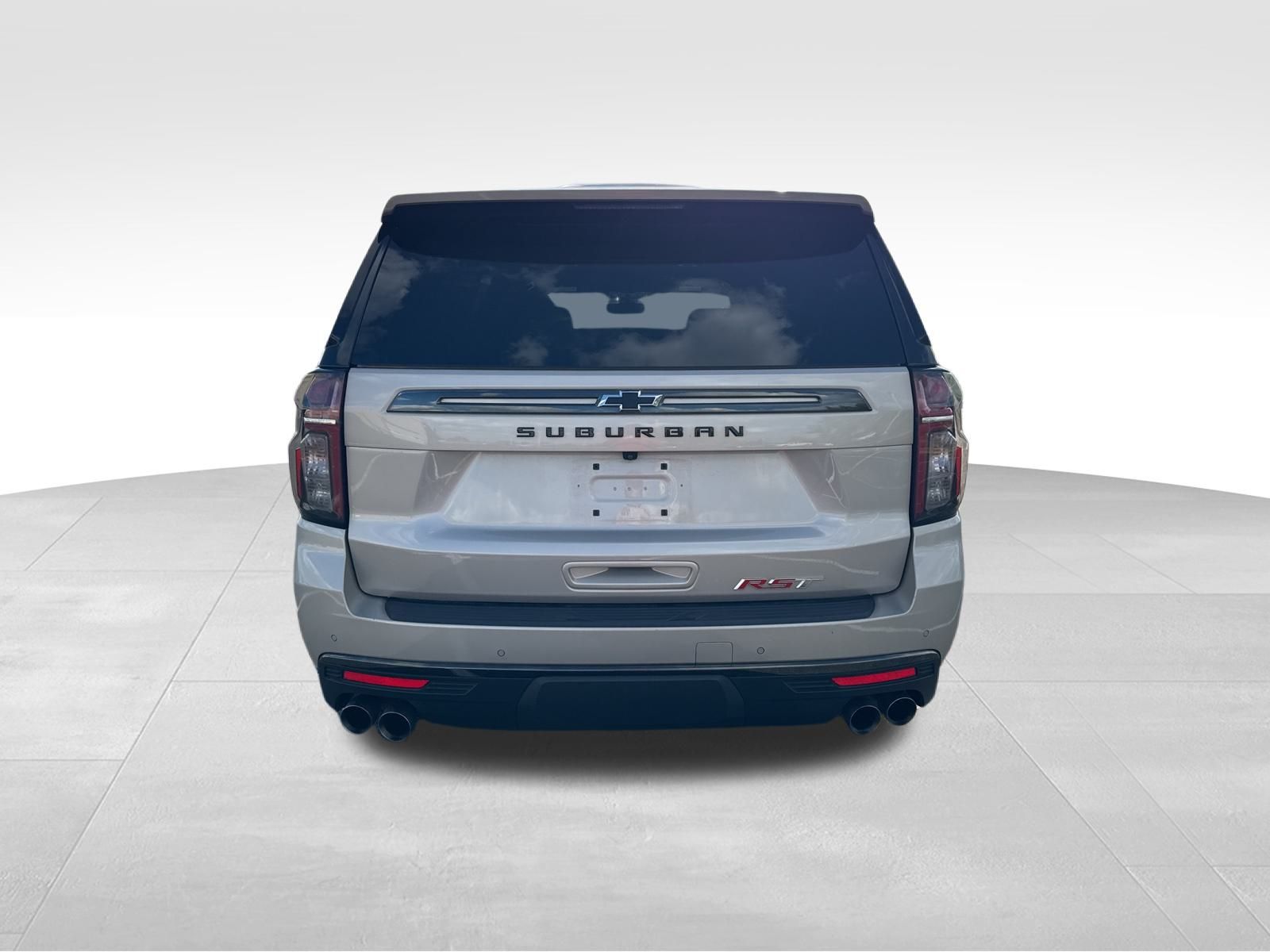 2022 Chevrolet Suburban RST photo 3