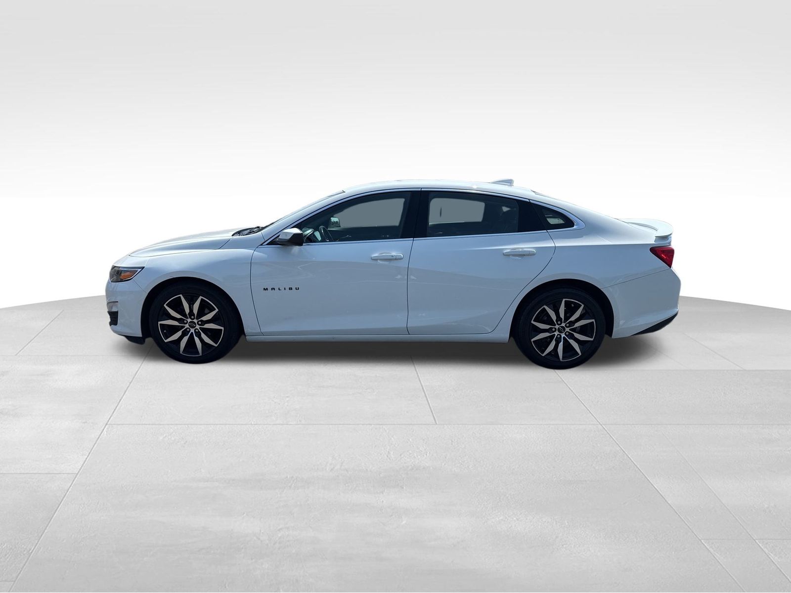 2021 Chevrolet Malibu RS photo 2
