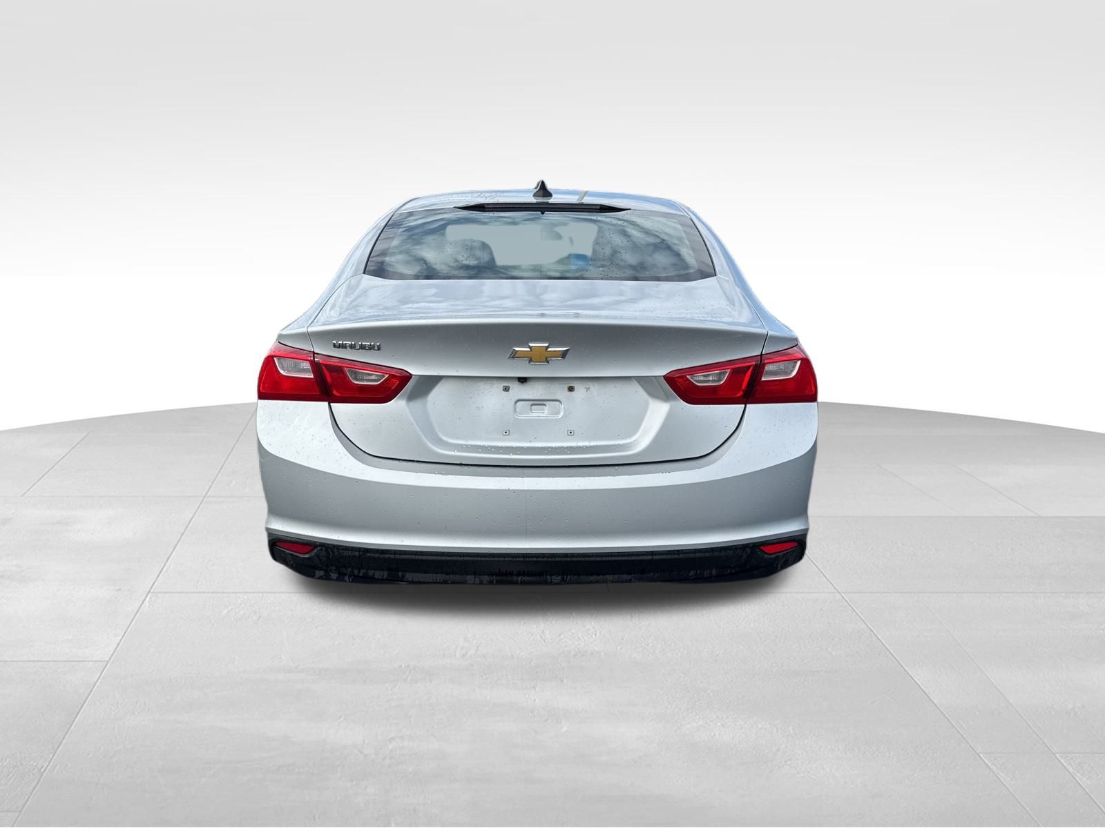 2021 Chevrolet Malibu LS photo 4