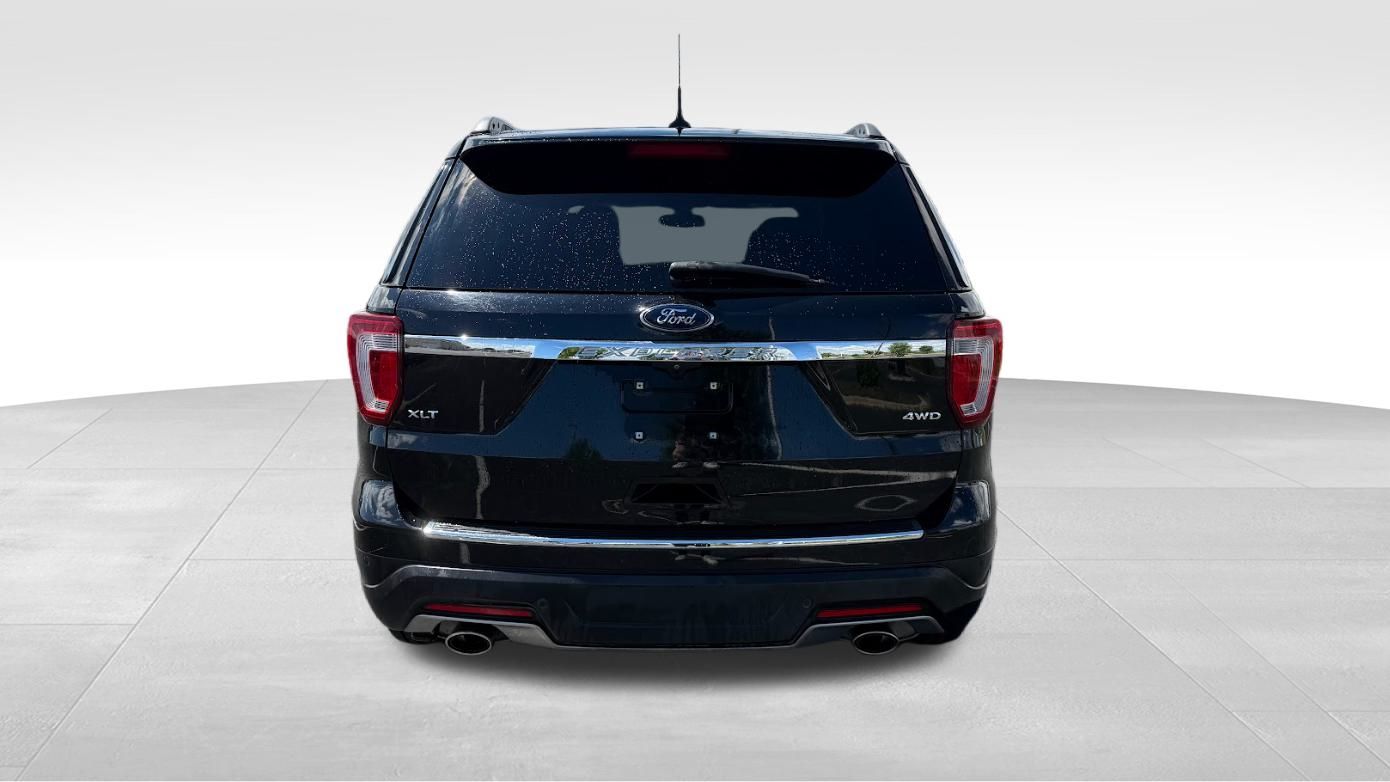 2018 Ford Explorer XLT photo 3