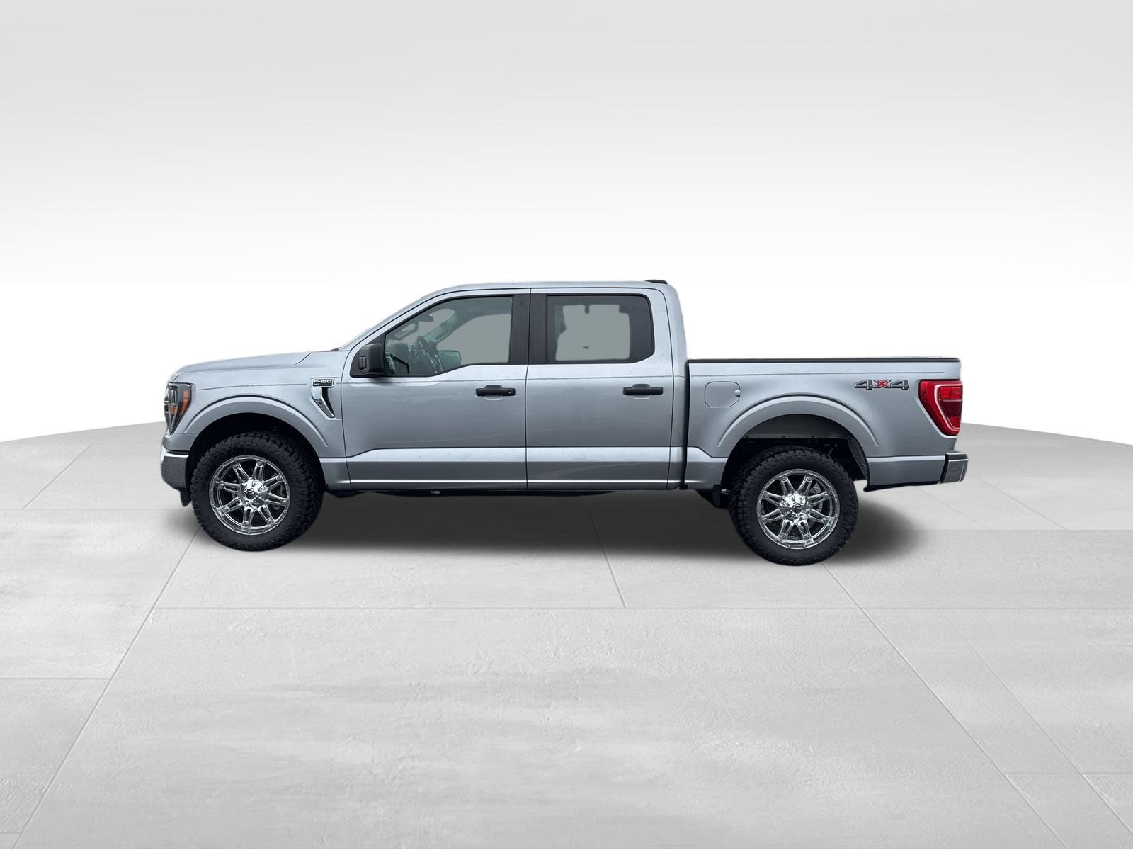 2023 Ford F-150 XLT photo 2