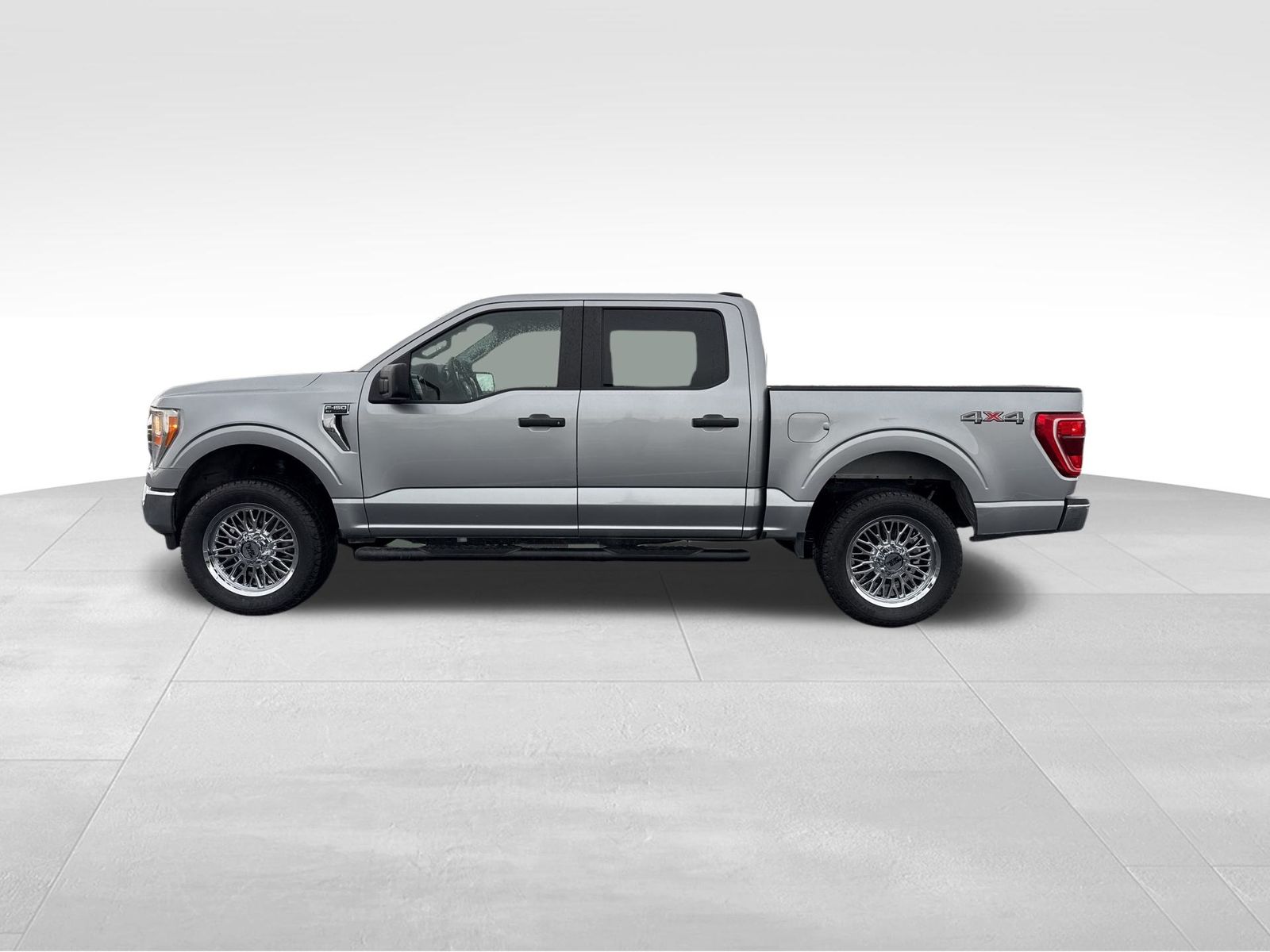 2022 Ford F-150 XLT photo 2