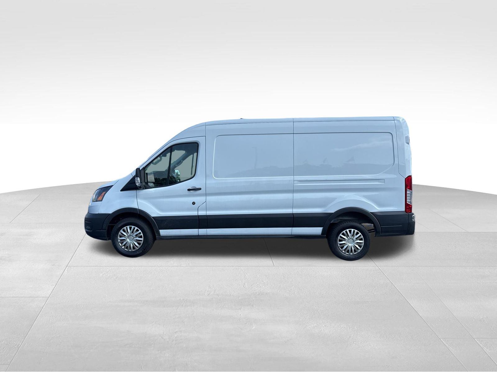 2021 Ford Transit photo 2