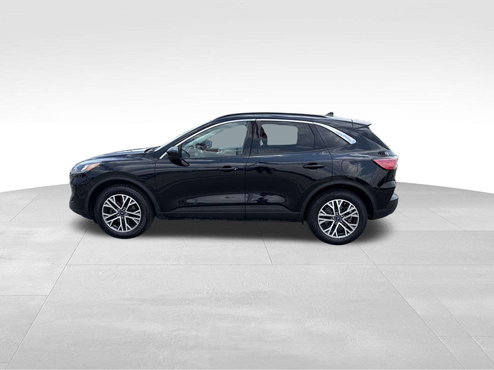 2021 Ford Escape SEL photo 2