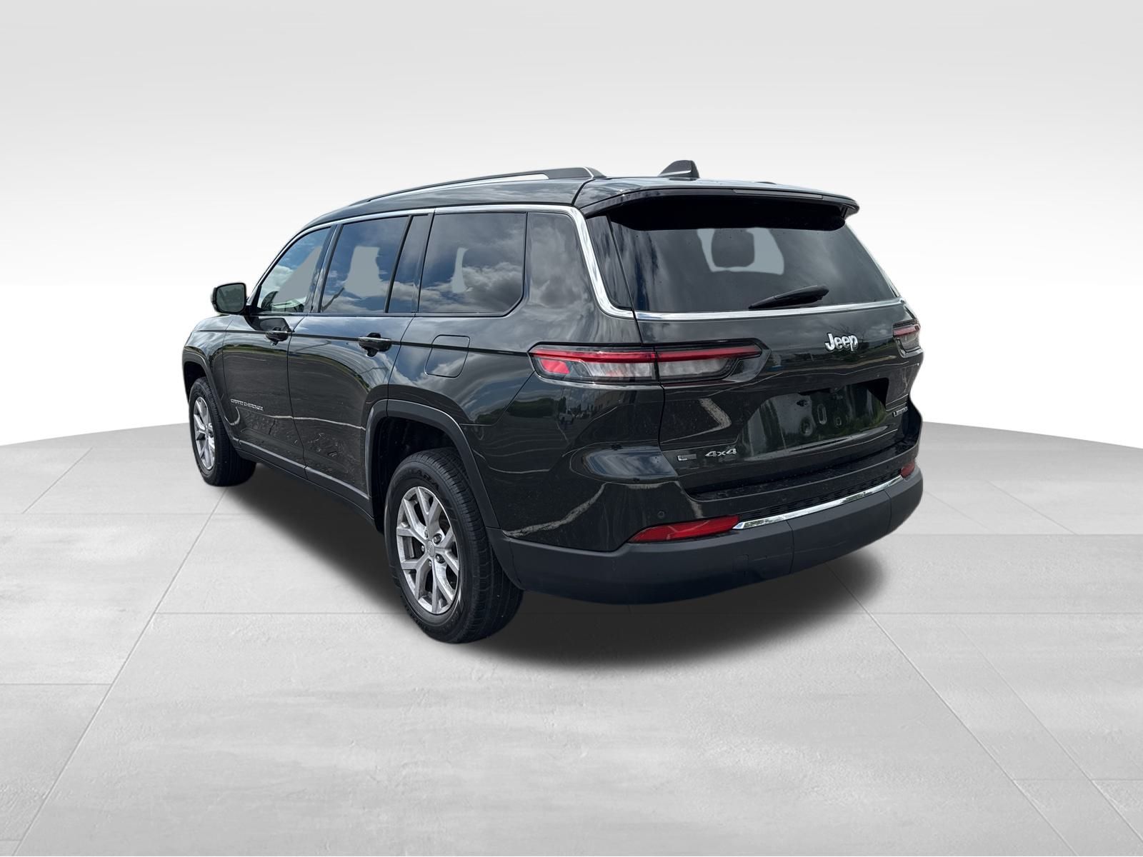 2022 Jeep Grand Cherokee Limited photo 3