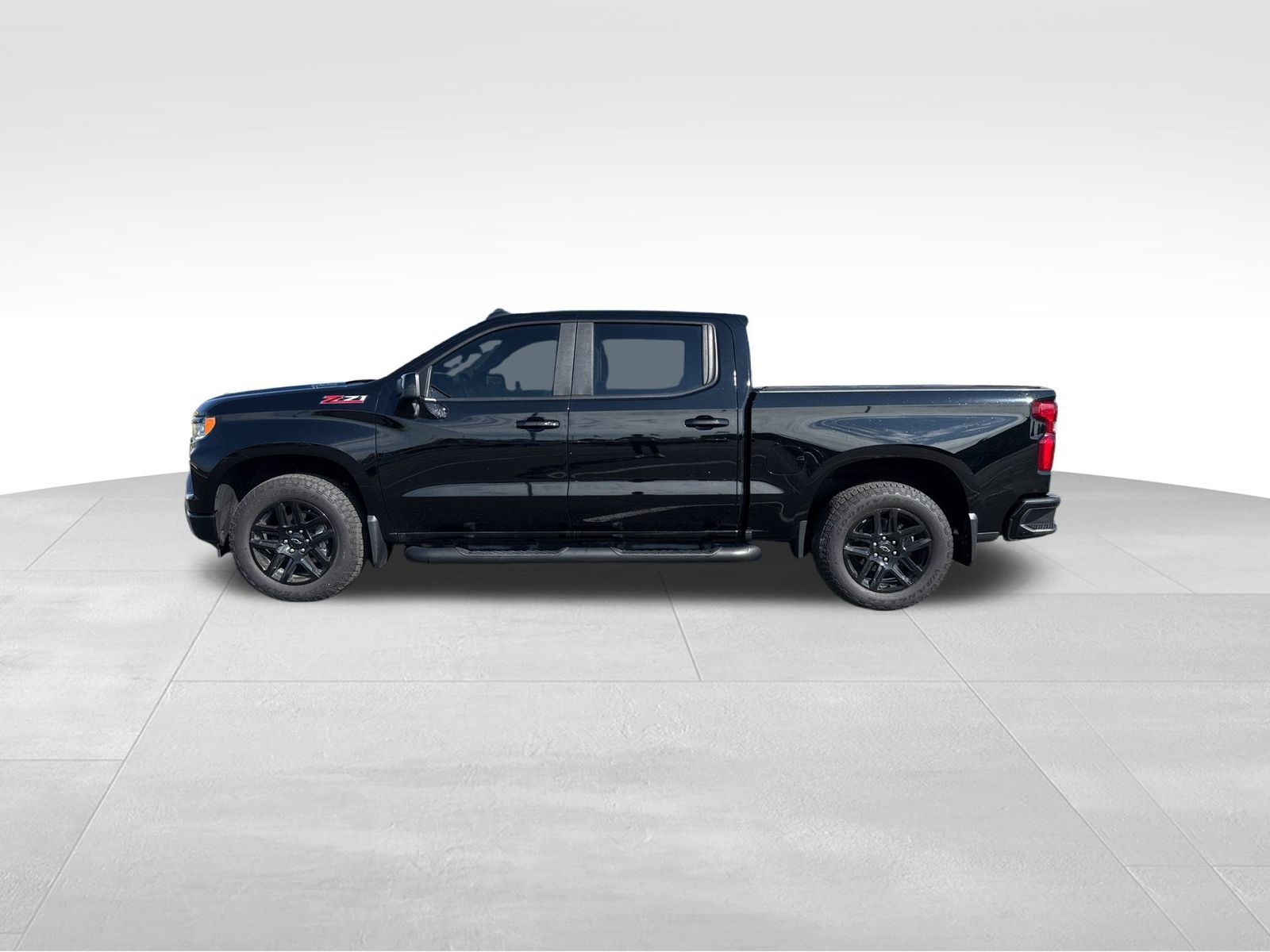 2024 Chevrolet Silverado 1500 RST photo 2